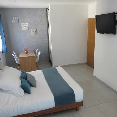 Les Clos De La Vigne Bed & Breakfast 3*